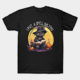 I Put A Spell On You! Cute Cat Reading a Spell Book To You! T-Shirt